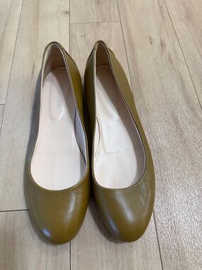 Sergio Rossi Olive Green Women's Leather Ballet Flats